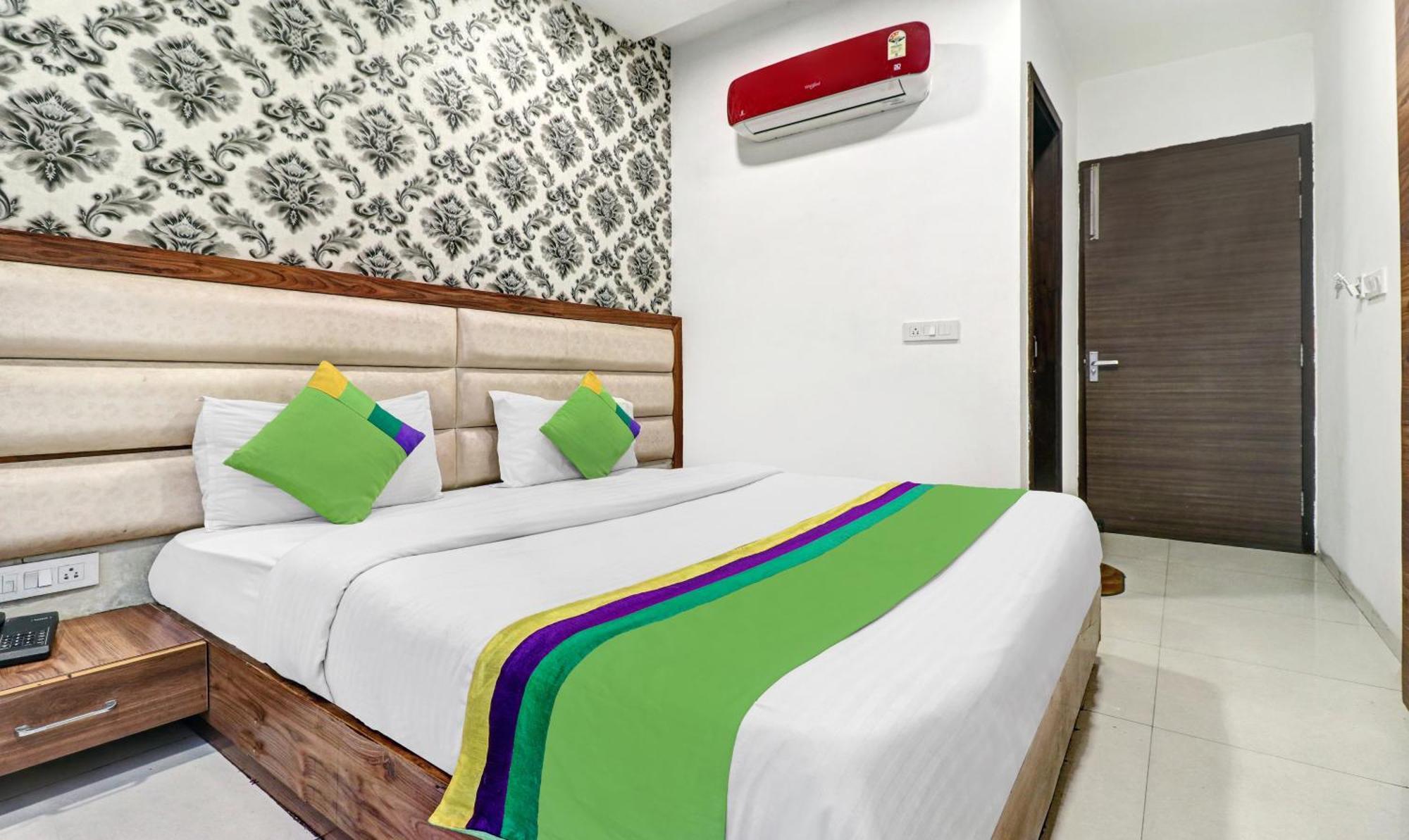 Itsy Hotels Unique - Near Railway Station Амритсар Екстериор снимка