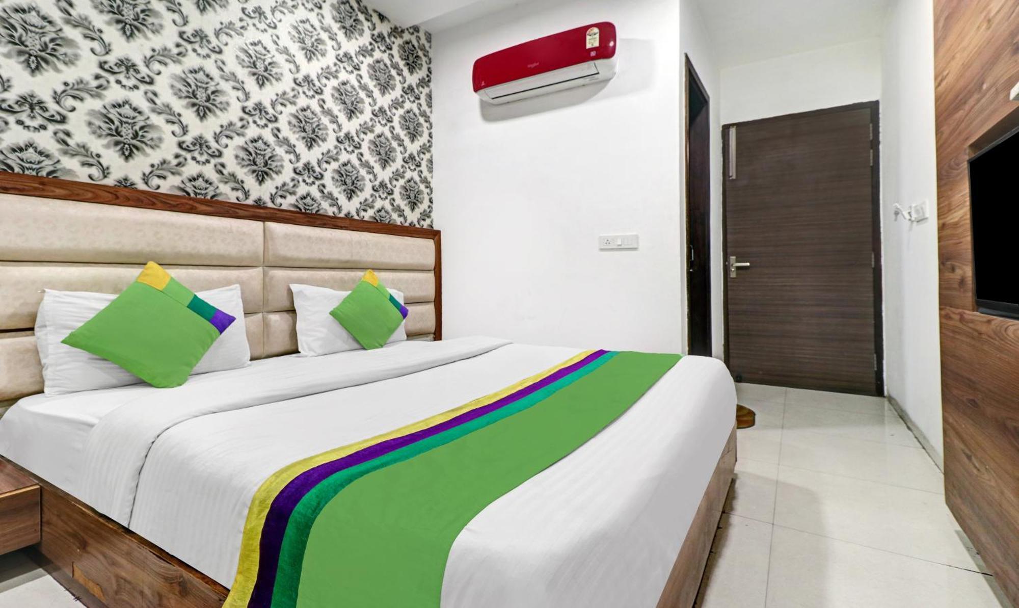 Itsy Hotels Unique - Near Railway Station Амритсар Екстериор снимка